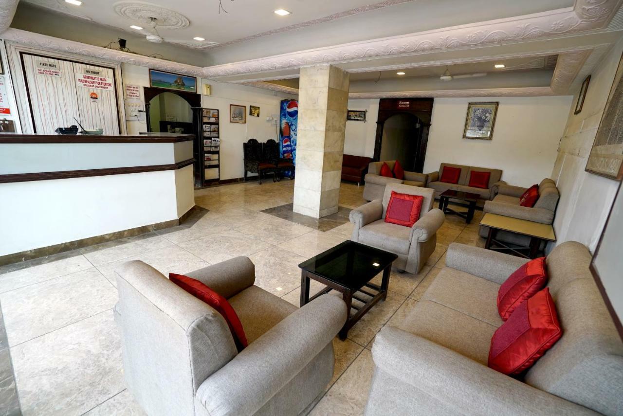 Hotel Royal อาเมดาบัด ภายนอก รูปภาพ